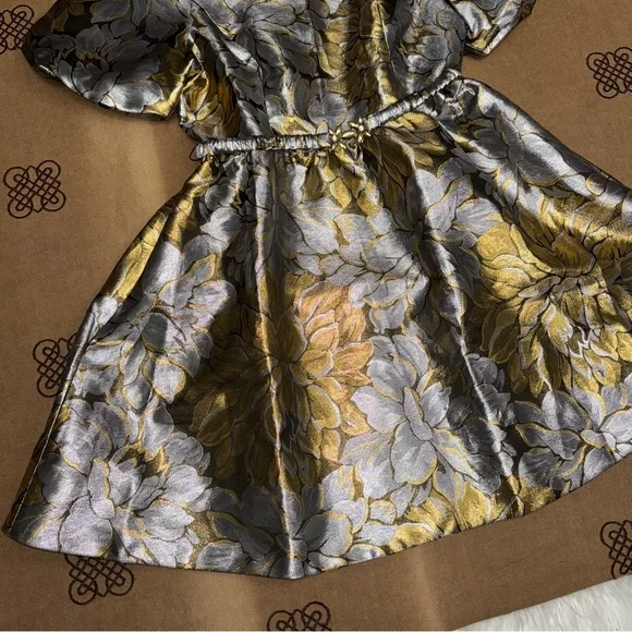 Lilly Pulitzer Priyanka Short Sleeve Dress In Gold Metallic Peony Parade Brocade - Picture 6 of 17